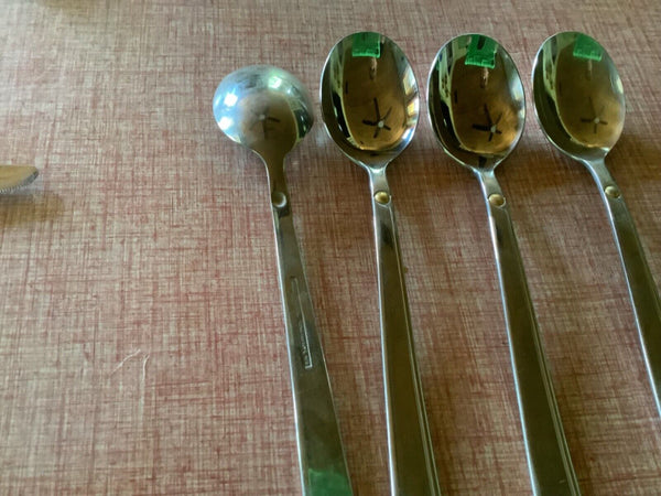 4 Reed & Barton Ultra Select 18/8 soup spoons Stainless Steel silverware vtg