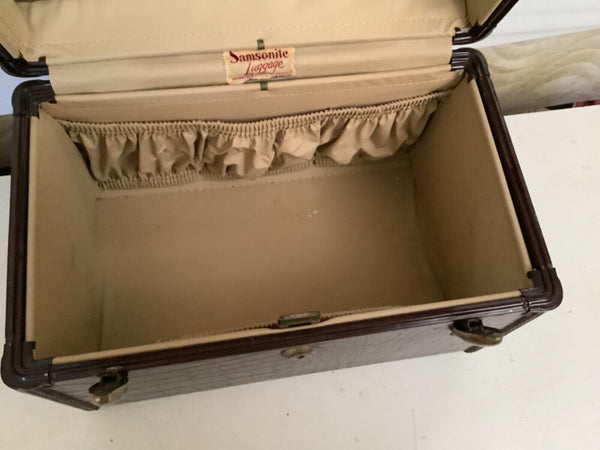 Vtg Samsonite Luggage Brown Faux Alligator Train Case suitcase makeup case key