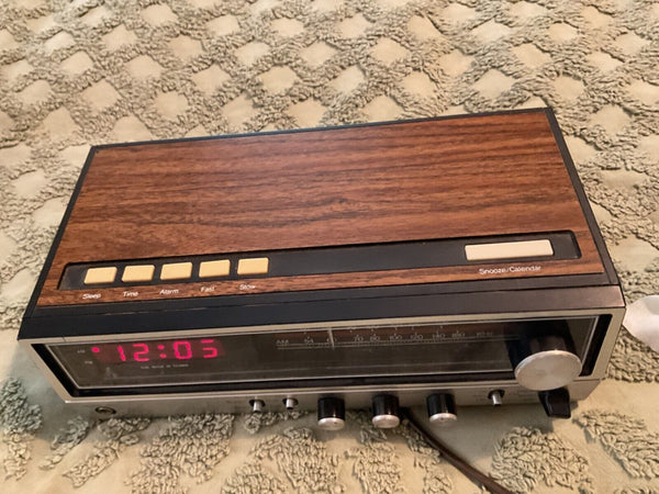 Vtg JCPenney 680-3816 Wood Grain AM/FM Alarm Clock Radio Stereo mid century mcm