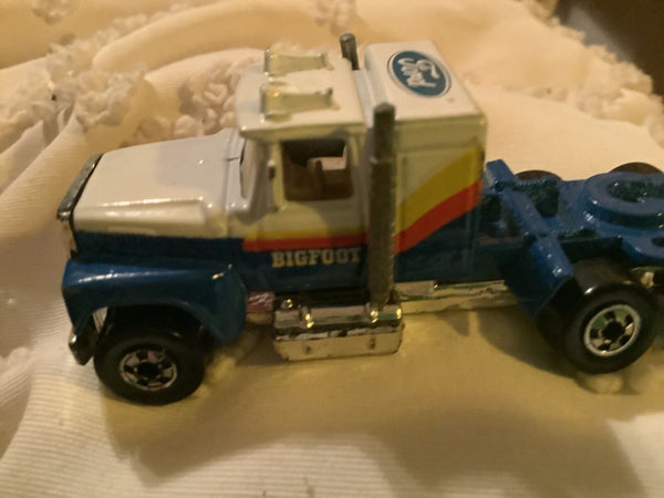Vintage 1981 Hot Wheels Bigfoot Ford LTL Semi Truck Rare Steering Rigs Hauler