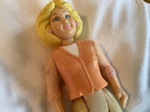 LITTLE TIKES Grand Mansion Dollhouse MOM MOTHER BLONDE LADY WOMAN PINK SHIRT
