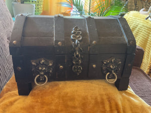 Vtg Wood Pirate Booty Stash Jewelry Box Lions jewelry chest Head Hardware