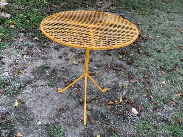 Vtg Yellow painted mid Century  modern mcm Wrought Iron & Mesh Patio Table