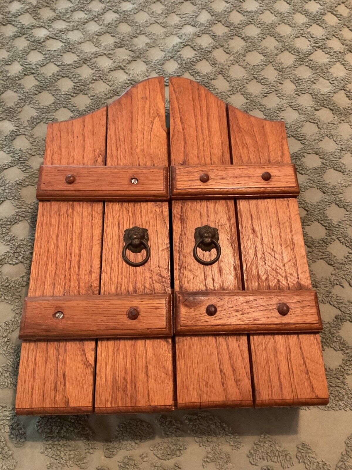 Vtg  Wood Wall Mount Medicine Cabinet chest Cupboard doors lion hardware shelf
