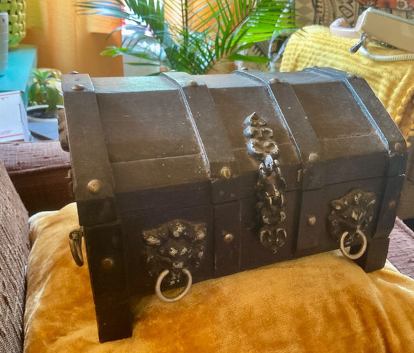 Vtg Wood Pirate Booty Stash Jewelry Box Lions jewelry chest Head Hardware