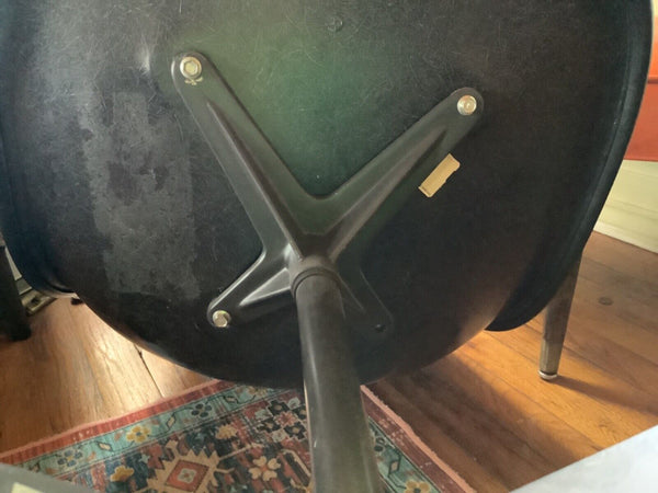 Vintage Herman Miller Eames black Fiberglass Shell Chair Swivel rolling Base MCM