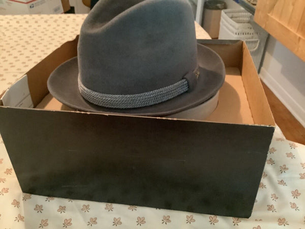 Dobbs Golden Coach Mens Saber Gray Felt fedora Carriage Pin 7 1/8 VTg