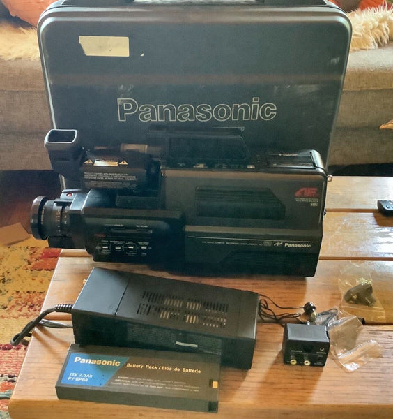 Panasonic AF Piezo VHS Reporter Movie Camera AG-160 Case Accessories Powers up