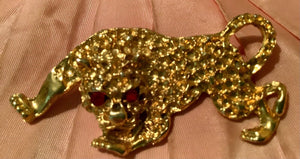 VTG LEOPARD JAGUAR CAT  red EYES STATEMENT BROOCH PIN