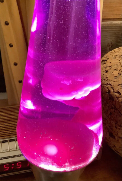 Vtg Lava Lite Lamp - Purple silver