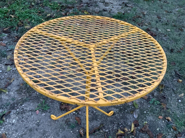Vtg Yellow painted mid Century  modern mcm Wrought Iron & Mesh Patio Table