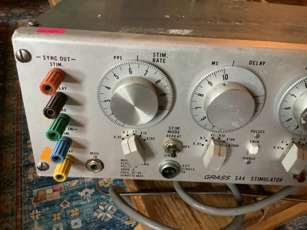 Vtg GRASS INSTRUMENTS  S44 S44D PULSE STIMULATOR