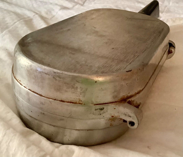 Vintage Miracle Maid Cookware G2 Hinged Folding aluminum Omelet Fish Pan