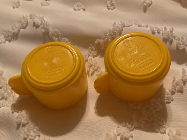 Little Tikes Plastic Kitchen Play Food Set Vintage Pretend Play yellow Cup pair