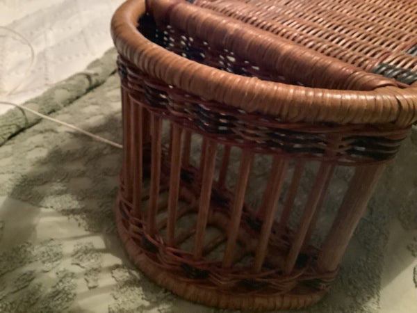 VTG WICKER RATTAN BED LAP BREAKFAST SERVING TRAY W/ 2 SIDE COMPARTMENTS