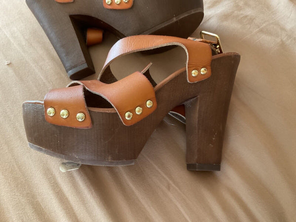 CANDIES Sandals high heels Brown Leather Shoes Size 6.5 never worn