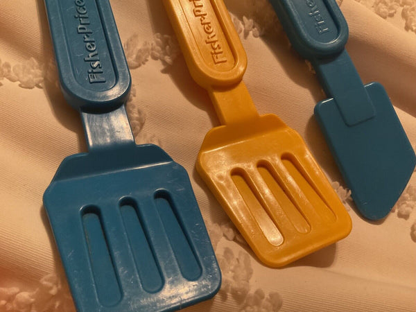 Vintage Fisher Price Fun with Food Kitchen Lot of 2 Spatulas Yello and Blue