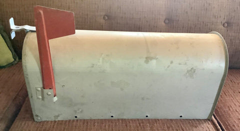 Vtg Jackes Evans St Louis Old Rustic Farm Rural Mailbox  mail flag  box USA