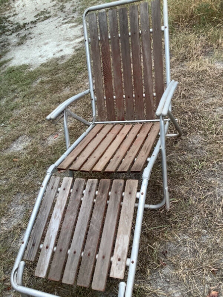 Vintage Red Wood Slat Folding Lawn Chair / Chaise - Airstream Lounger / Lounge