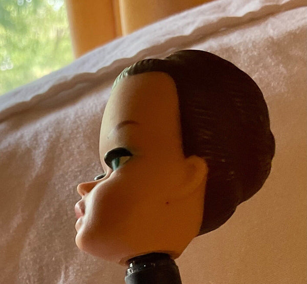 *VINTAGE 1968 FASHION QUEEN BARBIE HEAD ONLY no headband