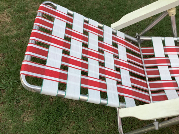 Vintage Webbed Aluminum Folding Chaise Lounge Lawn  patio Chair red white