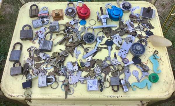 LARGE LOT of Vintage Misc KEYS  Estate Collection Locks Cars padlock combination