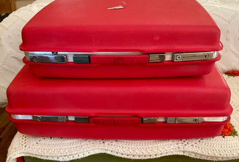 Vtg  Set 2 Samsonite Saturn Hard Shell Luggage suitcase w/ Key - Hot Pink Barbie