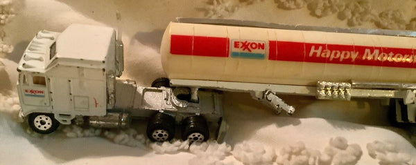 1/87 scale diecast Road Champs Kenworth truck tractor trailer Exxon Oil tanker