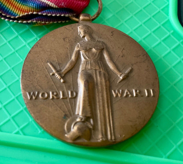 VINTAGE WORLD WAR II FREEDOM MEDAL 1941 TO 1945