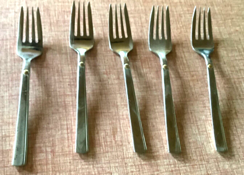 5 Reed & Barton Ultra Select 18/8 Piece Forks Stainless Steel silverware vtg