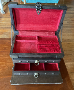 VINTAGE JEWELRY BOX TREASURE CHEST/WOOD/RED LINING/ LION HEAD GOTHIC PIRATE