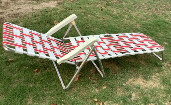 Vintage Webbed Aluminum Folding Chaise Lounge Lawn  patio Chair red white