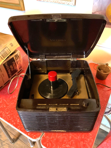 Vtg  RCA Victor Victrola Bakelite 45 Record Player phonograph 45EY3 parts repair