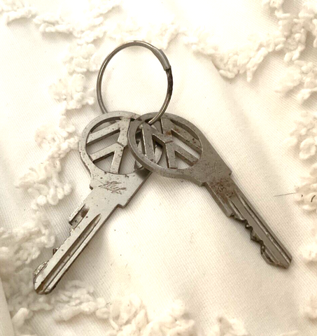 Vintage pair  Volkswagen  car Keys HUF  sc197