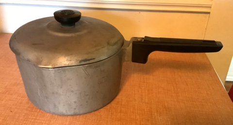 Vintage Magnalite Aluminum 3 qt pot sauce pan cookware lid