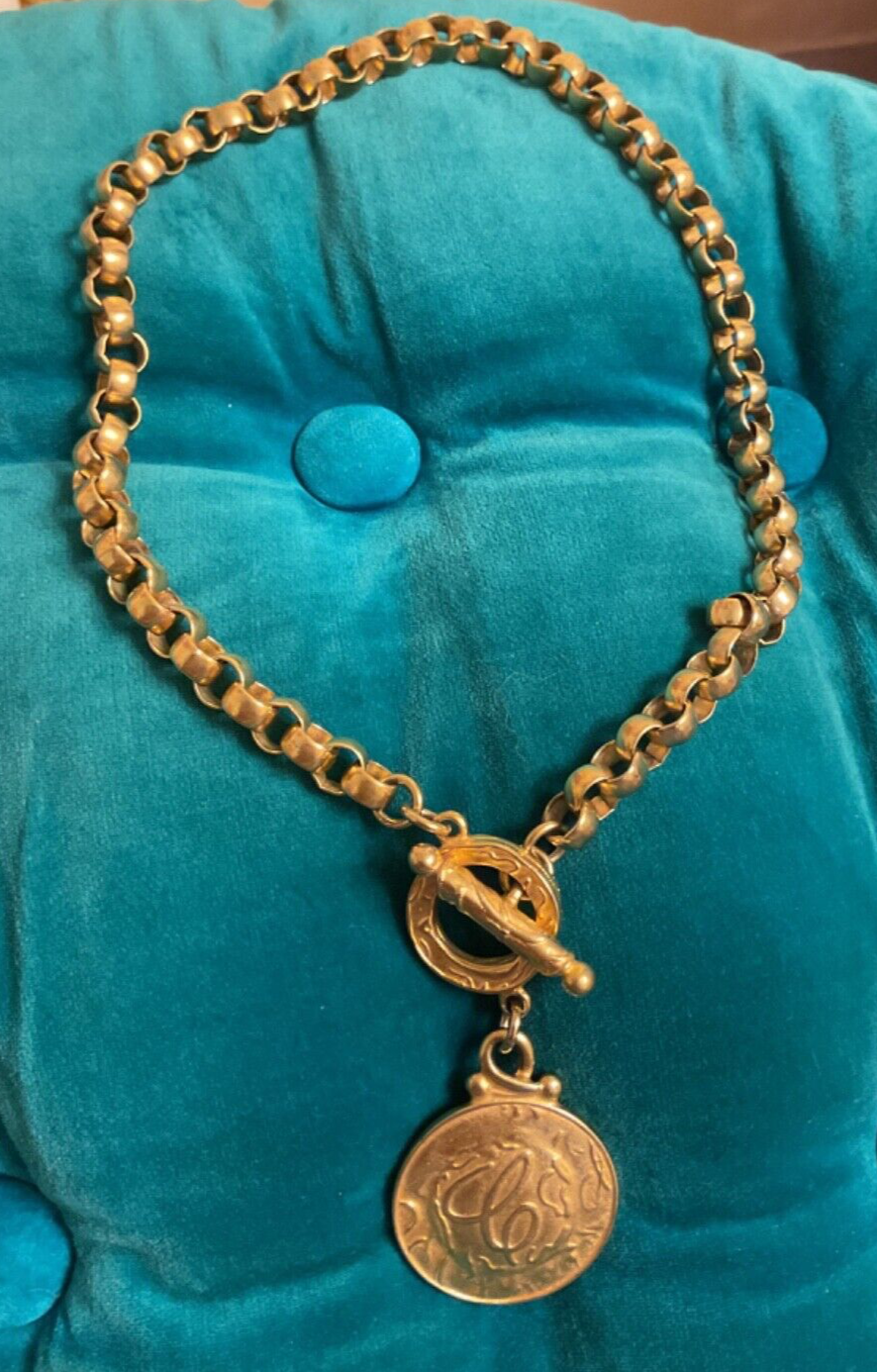 Vtg  Classiques Entier Gold Tone toggle Necklace choker  With Medallion Pendant