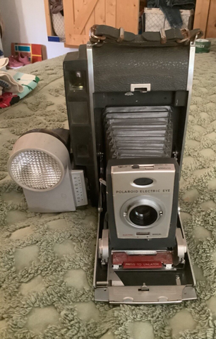 Vintage Polaroid Land Camera Model 900 Electric Eye w/ flash