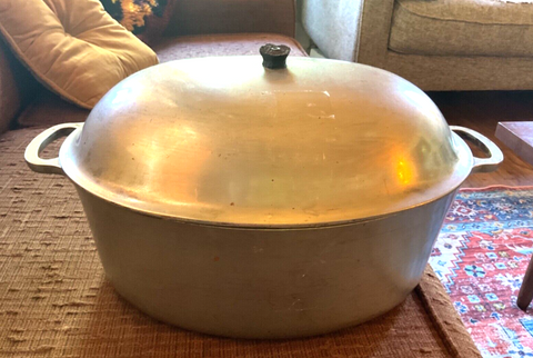 MAJESTIC VINTAGE COOKWARE Heavy Cast Aluminum Roaster Dutch Oven Oval shape pot