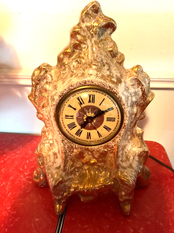 Vintage Le Mieux Hand Painted China 22K Gold Mantel Clock Lanshire T3 Movement  