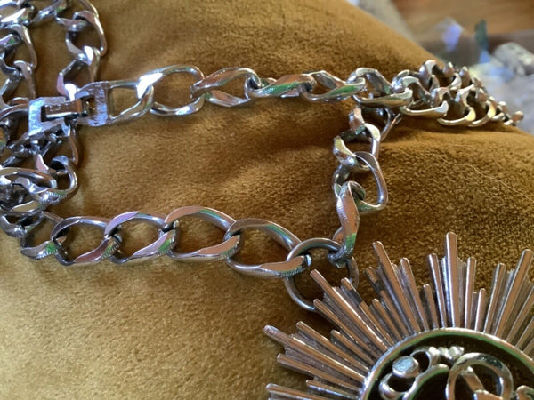 Vintage Monet Starburst star  Sun Silver Tone Necklace Pendant & Chain