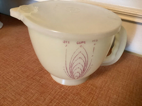 Vintage Tupperware Mix-N-Stor  Large 8 cup measuring batter bowl w/lid