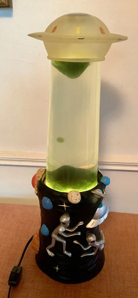 Vintage Space Ship with Alien's  Lava Lamp Made by Lipan Ind. LP-10