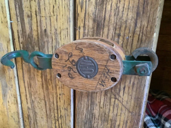 Vintage antique UW Block and Tackle Wooden Pulley farm tool
