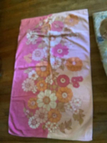 Vintage Fieldcrest SCULPTED Floral Bath Towel Orange Pink USA Boho
