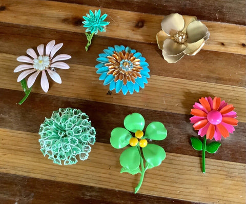 Vintage Colorful Summer Enamel Flower Power 1960’s Brooches Pins Mixed Lot of 7