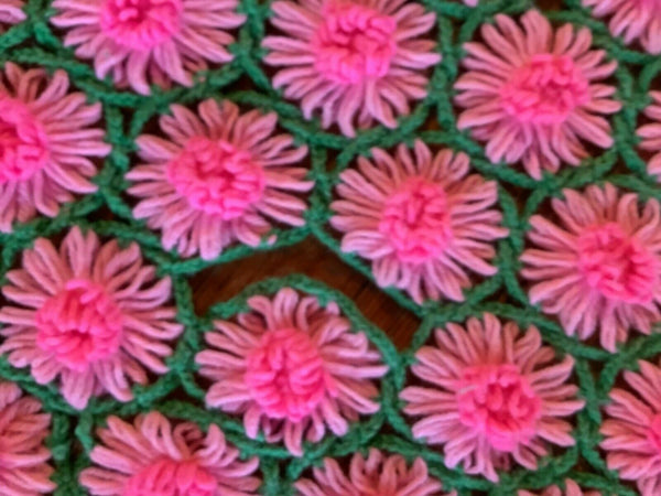 Vtg  70s Crochet 3D Daisy Blanket Flowers Shabby Chic Boho Granny throw