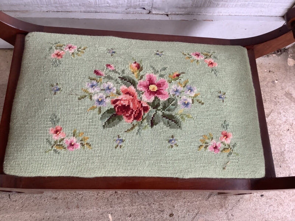 Vtg antique Walnut Needlepoint stitch Footstool Stool bench  Roses floral