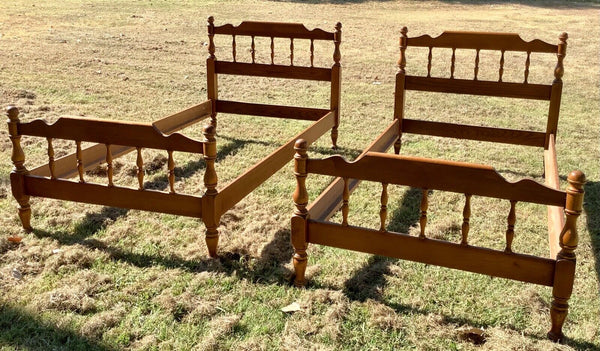 Vintage American Mayflower Maple Headboards  Footboards Twin bed frames rails