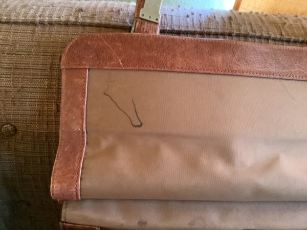 VTG Wilson's light Brown Leather Messenger Laptop Computer Bag Briefcase