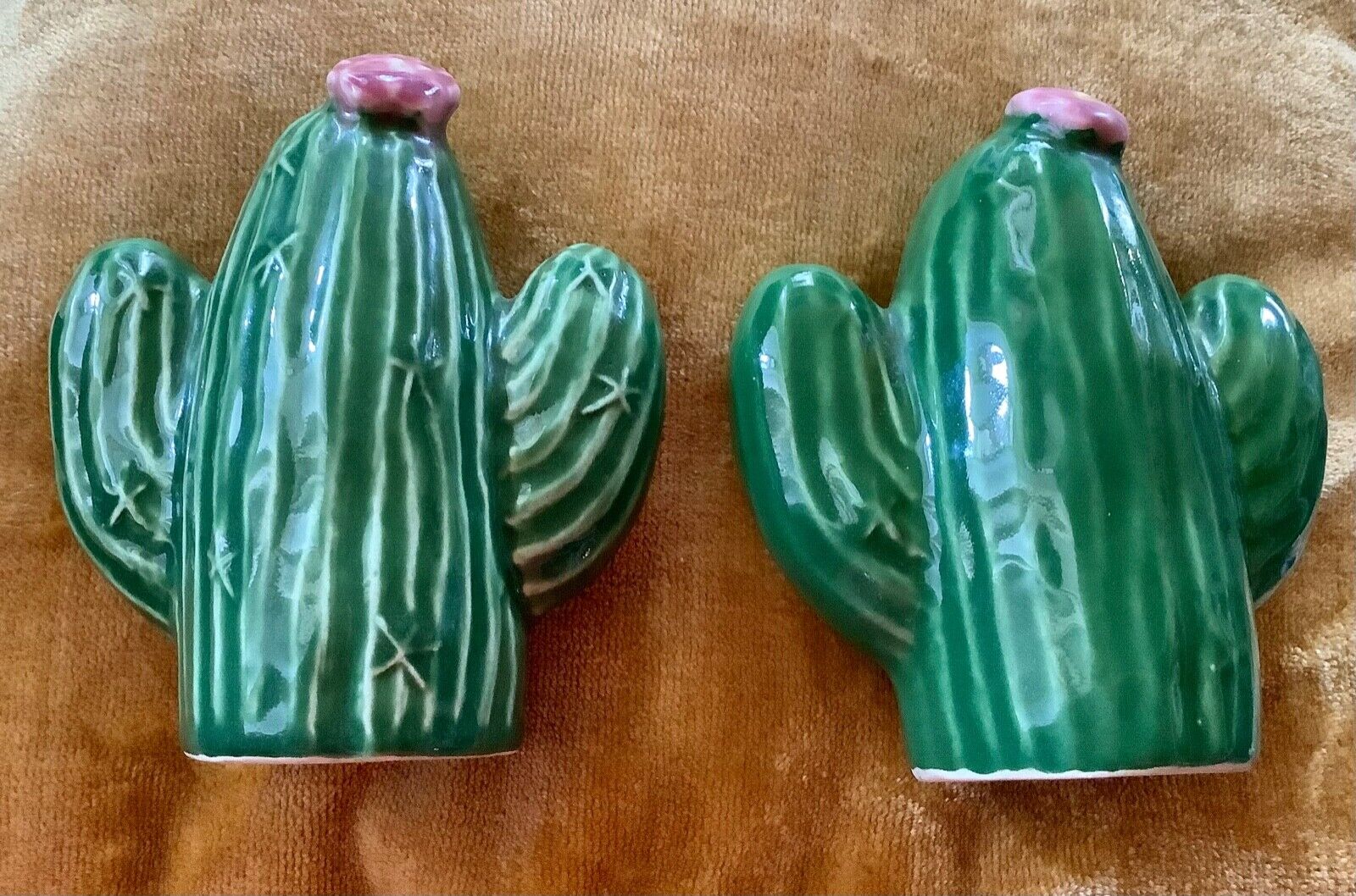 Vintage Treasure Craft Ceramic Green Salt Pepper shakers cactus